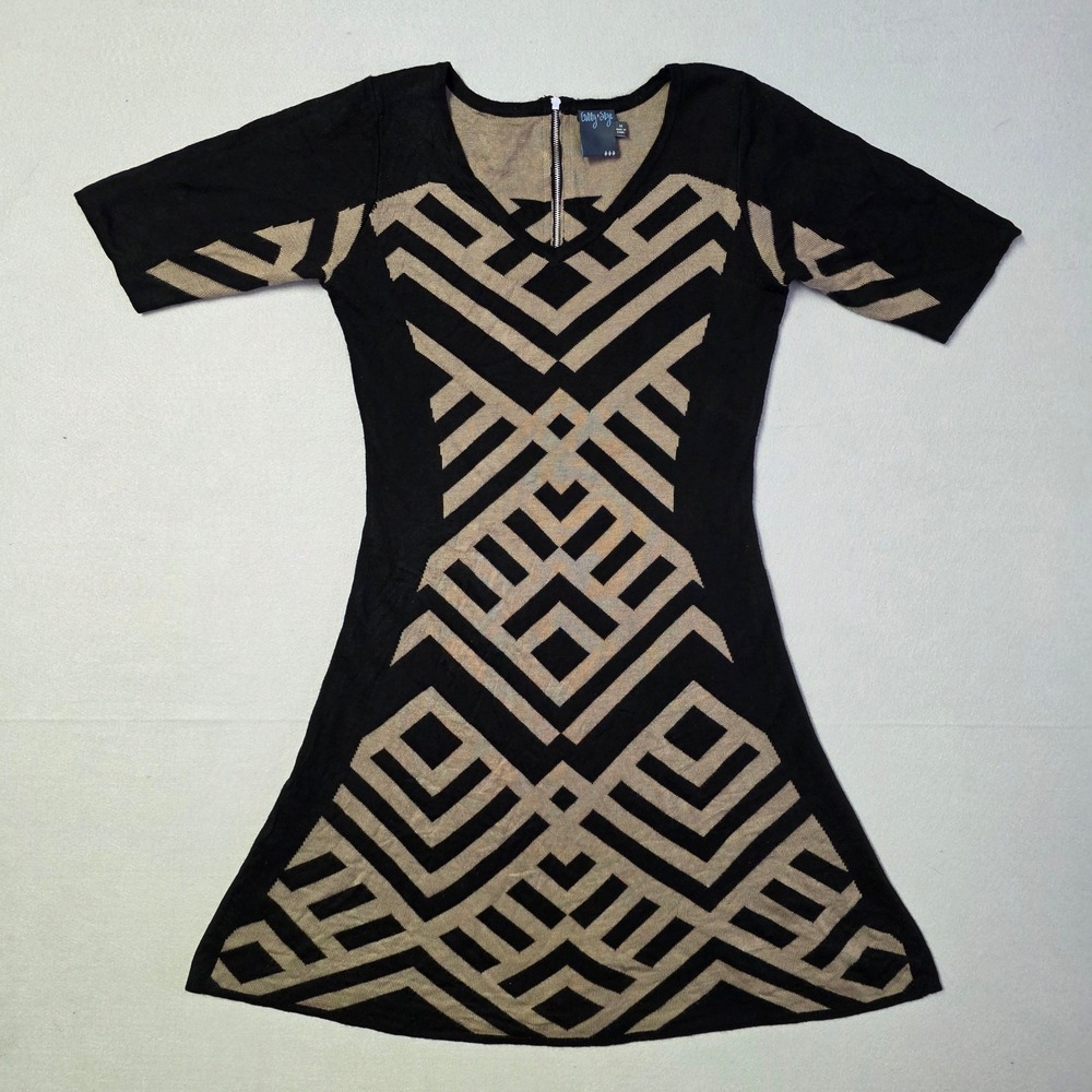Gabby Skye Dress M Black Tan Geometric Short Sleeve Fit & Flare Knit